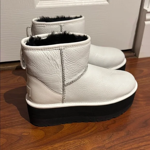 UGG Classic White Leather Platform Minis - Picture 2 of 6